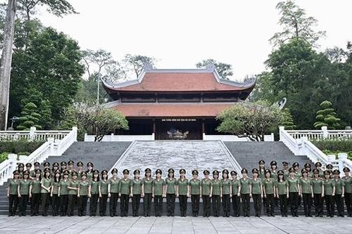 Hội Phụ nữ Cụm thi đua số 1 tổ chức sinh hoạt chính trị tại Khu di tích K9
