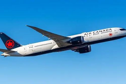 Máy bay Air Canada rơi tự do 1.800m trong 5 phút
