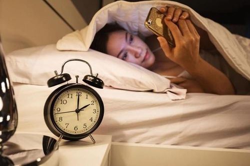 Điều gì xảy ra với cơ thể nếu bạn thường xuyên thức sau 22h?