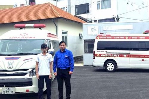 Giải thưởng 'Thanh niên sống đẹp' vinh danh chàng trai Lâm Đồng mang 'xe cứu thương nghĩa tình' đến với người nghèo