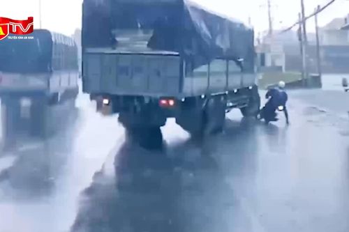 Dựng lại hiện trường vụ xe tải cán chết người gây phẫn nộ dư luận