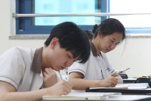 Học sinh THCS ở Hàn Quốc tuyệt vọng với môn Toán