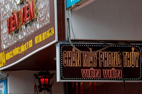 Chân mày phong thủy Viên Viên bị tố chiếm đoạt 425 triệu đồng