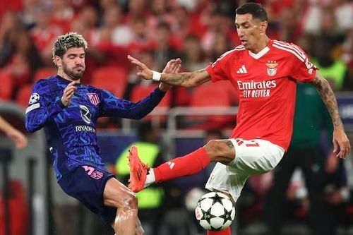 Atletico Madrid bị trừng phạt