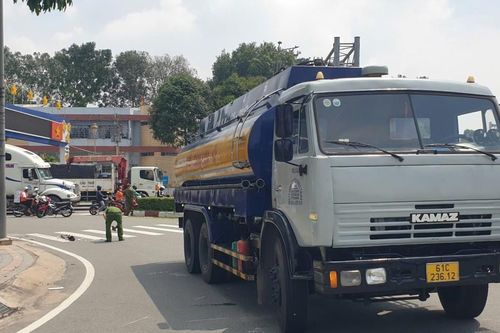 Tai nạn giao thông mới nhất 17/10/2024: người phụ nữ tử vong dưới gầm xe tải