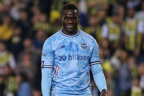 Balotelli hết thất nghiệp, nếu…