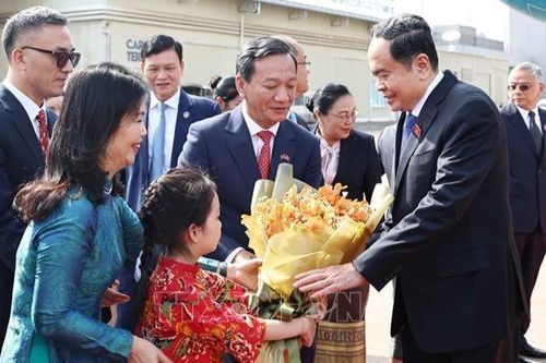 Chủ tịch Quốc hội Trần Thanh Mẫn đến Thủ đô Vientiane, bắt đầu thăm chính thức Cộng hòa Dân chủ Nhân dân Lào