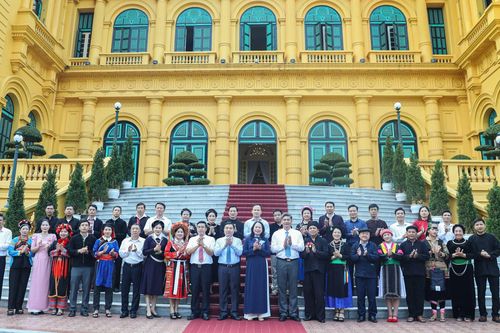 Phó Chủ tịch nước gặp mặt đại biểu dân tộc thiểu số tiêu biểu tỉnh Hà Giang