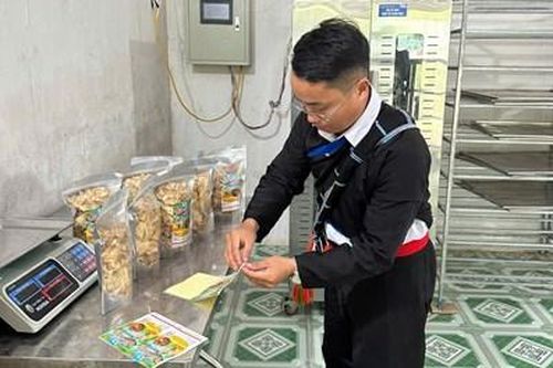 Bí thư đoàn gương mẫu, làm kinh tế giỏi