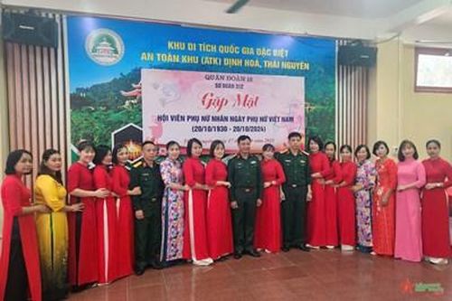 Hội phụ nữ Sư đoàn 312 hành quân về nguồn