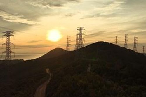 500kV mạch 3 Quảng Trạch - Phố Nối và chân dung 'những người lính' truyền tải điện