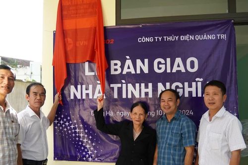 Công ty Thủy điện Quảng Trị tặng nhà tình nghĩa cho gia đình chính sách