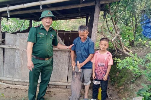 'Ba bám, bốn cùng' giúp nhân dân nơi cực Tây Tổ quốc thoát nghèo