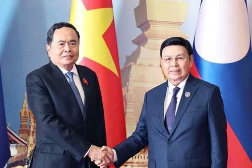 Chủ tịch Quốc hội: Việt Nam luôn dành ưu tiên cao nhất cho mối quan hệ truyền thống đặc biệt với Lào