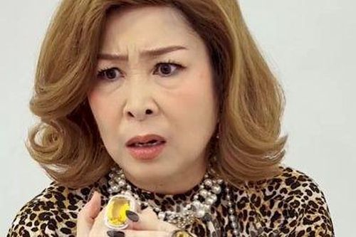 NSND Hồng Vân đáp trả