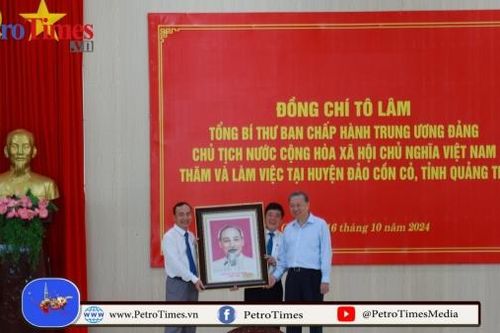 Tổng Bí thư, Chủ tịch nước Tô Lâm thăm và làm việc tại huyện đảo Cồn Cỏ, Quảng Trị
