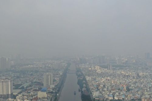 TP.HCM tiếp tục chìm trong sương mù dày đặc
