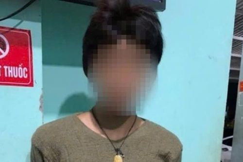 Thanh niên dùng dao khống chế nữ chủ nhà đang tắm để cướp tài sản