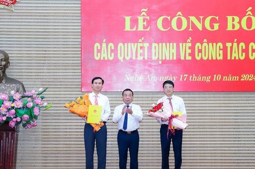 Nghệ An công bố các quyết định về công tác cán bộ