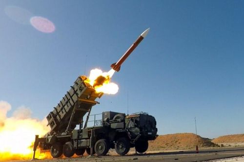 Lý do Mỹ coi tên lửa phòng không gửi cho Israel và Ukraine như 'táo' và 'cam'