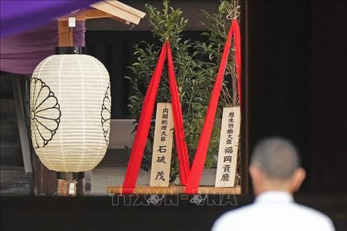 Thủ tướng Nhật Bản gửi đồ lễ đến đền Yasukuni