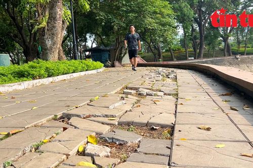 Hai công viên lớn nhất quận Cầu Giấy xuống cấp chờ cải tạo