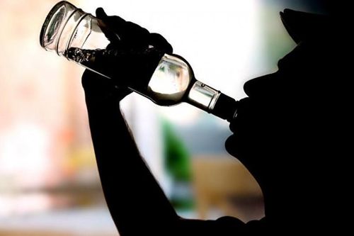 Ngộ độc rượu, ít nhất 18 người tử vong tại Ấn Độ