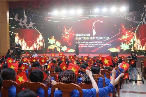 Học tập và làm theo Bác: Đổi mới sáng tạo, vươn mình phát triển