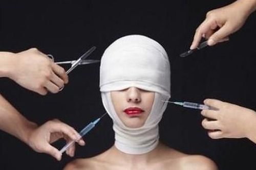 Người phụ nữ luôn ám ảnh 'mình chưa đẹp' dù đã phẫu thuật 10 lần