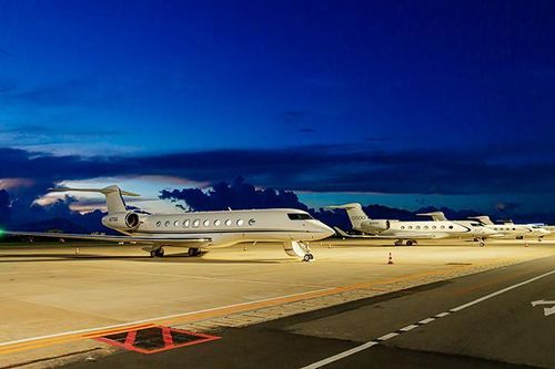 Loạt chuyên cơ siêu sang Gulfstream dành cho tỷ phú xuất hiện ở sân bay Đà Nẵng