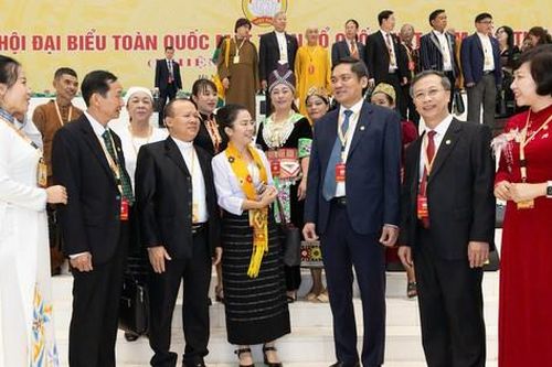 Phát huy truyền thống yêu nước, nêu cao ý chí tự lực, tự cường, tự hào và tự tôn dân tộc