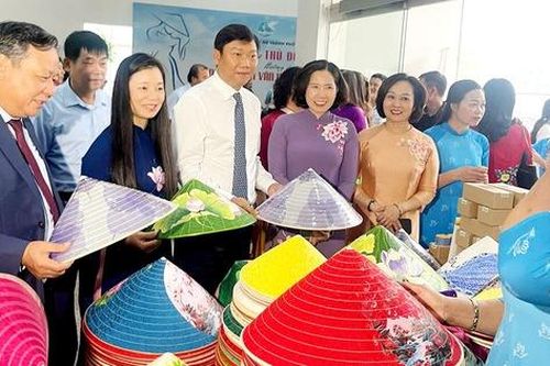 Mỗi cán bộ, hội viên phụ nữ Thủ đô cần làm nhiều việc tốt từ những việc nhỏ hàng ngày
