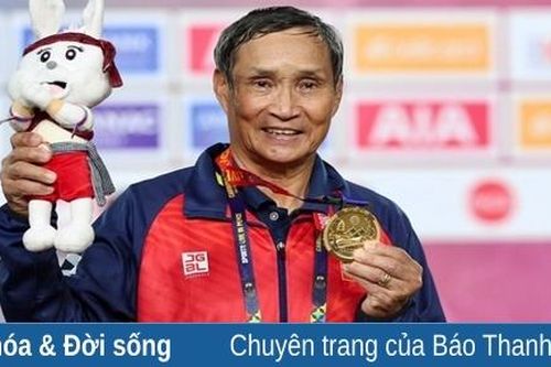 Có một huấn luyện viên 'Anh hùng'
