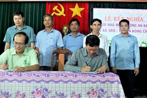 Nhà máy Đường An Khê kết nghĩa với xã Sró