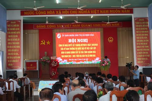 Thị xã Ninh Hòa công bố Nghị quyết của Ủy ban Thường vụ Quốc hội sáp nhập 2 xã Ninh Phước và Ninh Vân