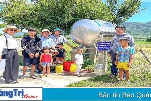 Đỡ đầu, tài trợ các xã khó khăn để thúc đẩy phong trào xây dựng nông thôn mới