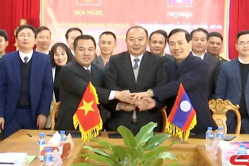 Trao đổi kinh tế, văn hóa, giữ vững an ninh khu vực biên giới