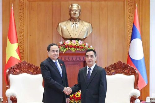 Chủ tịch Quốc hội Trần Thanh Mẫn gặp nguyên Thủ tướng Chính phủ, nguyên Chủ tịch Quốc hội Lào