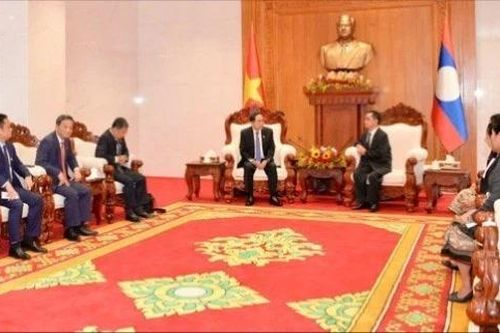 Chủ tịch Quốc hội Trần Thanh Mẫn gặp nguyên Thủ tướng Chính phủ, nguyên Chủ tịch Quốc hội Lào