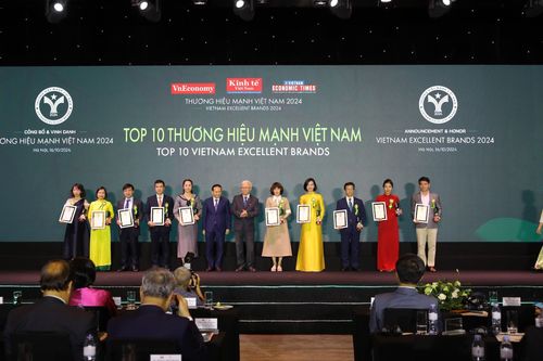 FPT được vinh danh Top 10 thương hiệu mạnh Việt Nam 2024