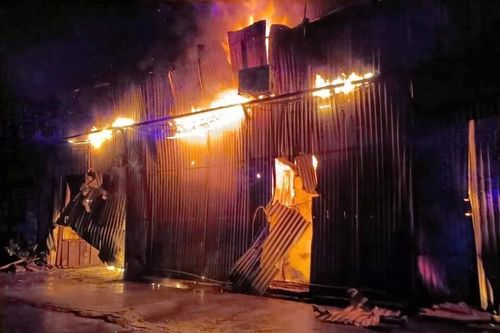 Hà Nội: Cháy lớn nhà kho ở phường Vĩnh Tuy