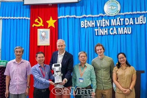 Cà Mau mong muốn Tổ chức ECF Hà Lan hỗ trợ thành lập Đơn nguyên Mắt nhi khoa tại Bệnh viện Mắt - Da liễu Cà Mau