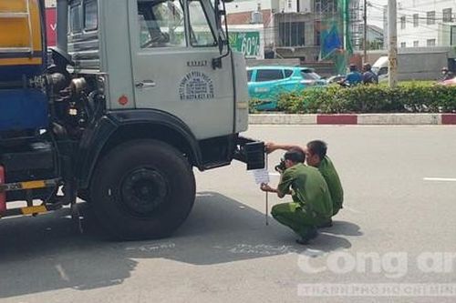 Xe bồn ôm cua cán tử vong một phụ nữ vừa đi khám bệnh về