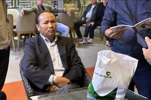 Tống tiền cán bộ địa chính, cặp vợ chồng lãnh 19 năm tù giam