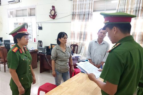 Bắt người phụ nữ ngang nhiên bán đất công, chiếm đoạt tiền