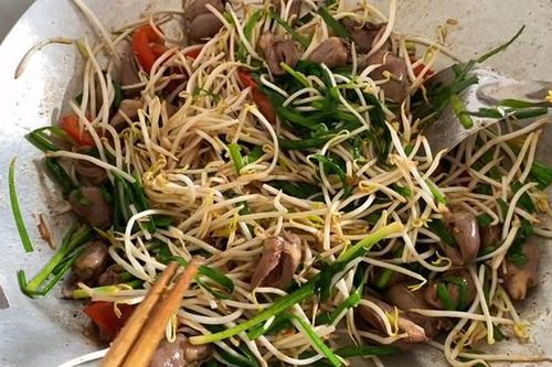 Đây mới là cách làm tim gà xào giá, hẹ mềm ngon không hôi