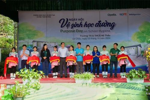 Hành động nhỏ, ý nghĩa lớn - Hàng nghìn khách hàng đồng hành với Long Châu trong dự án 'Vệ sinh học đường'
