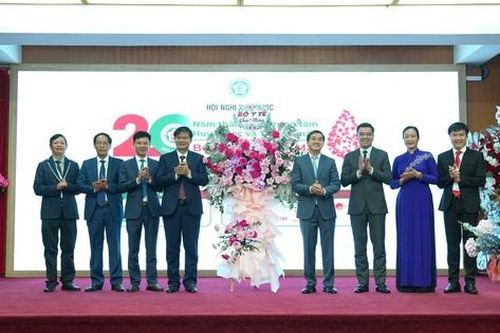 Sử dụng liệu pháp tế bào trị liệu, các thuốc đích mới, ghép tế bào gốc điều trị các bệnh lý tự miễn