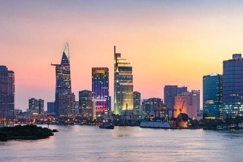Bộ lịch ghi dấu 50 năm phát triển của Sài Gòn - TP.HCM
