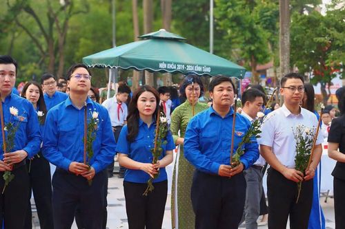 Sinh hoạt truyền thống kỷ niệm 110 năm Ngày sinh Anh hùng Lý Tự Trọng